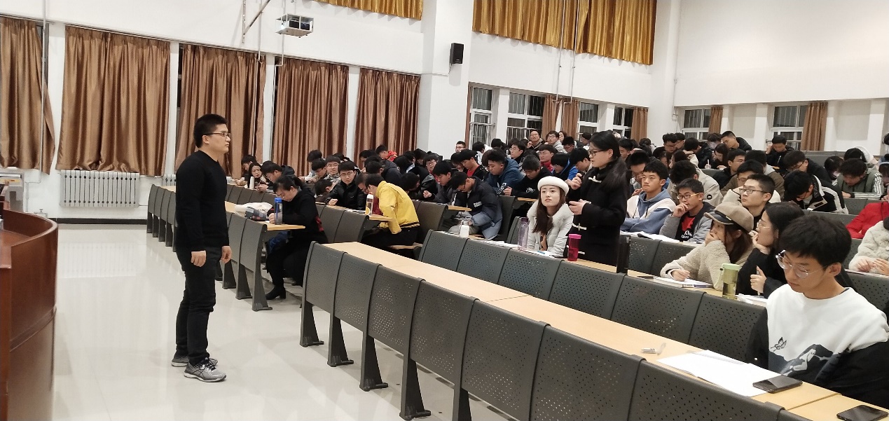 说明: D:\西安石油大学\新材料系资料\2020.12.8走进新材料系列讲座（四）—锂离子电池的起源、未来及挑战\2.jpg